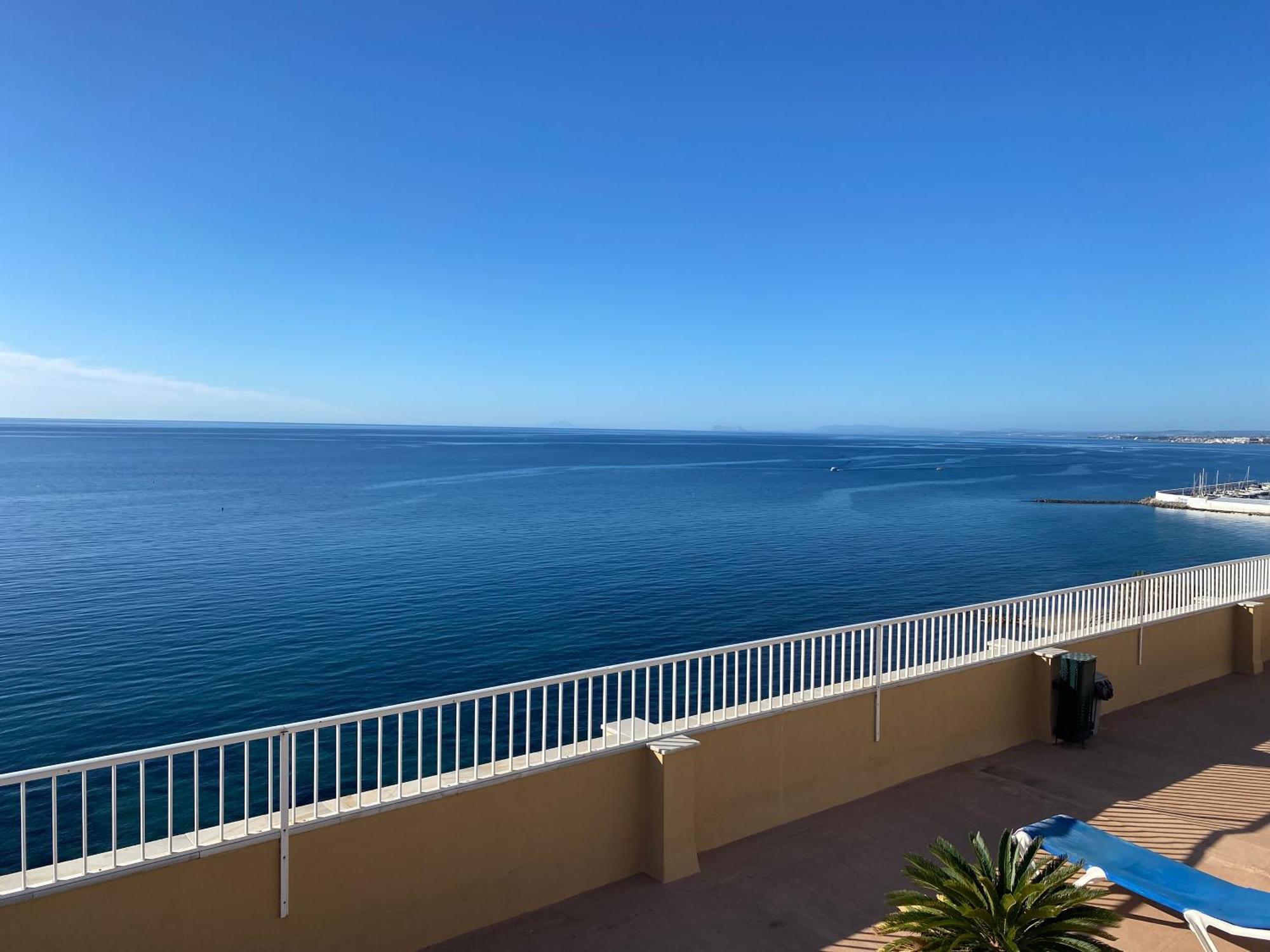 Marbella Beachfront Edificio Mayoral Primera Linea De Playa Y Centro Ciudad Con Barco Opcional エクステリア 写真