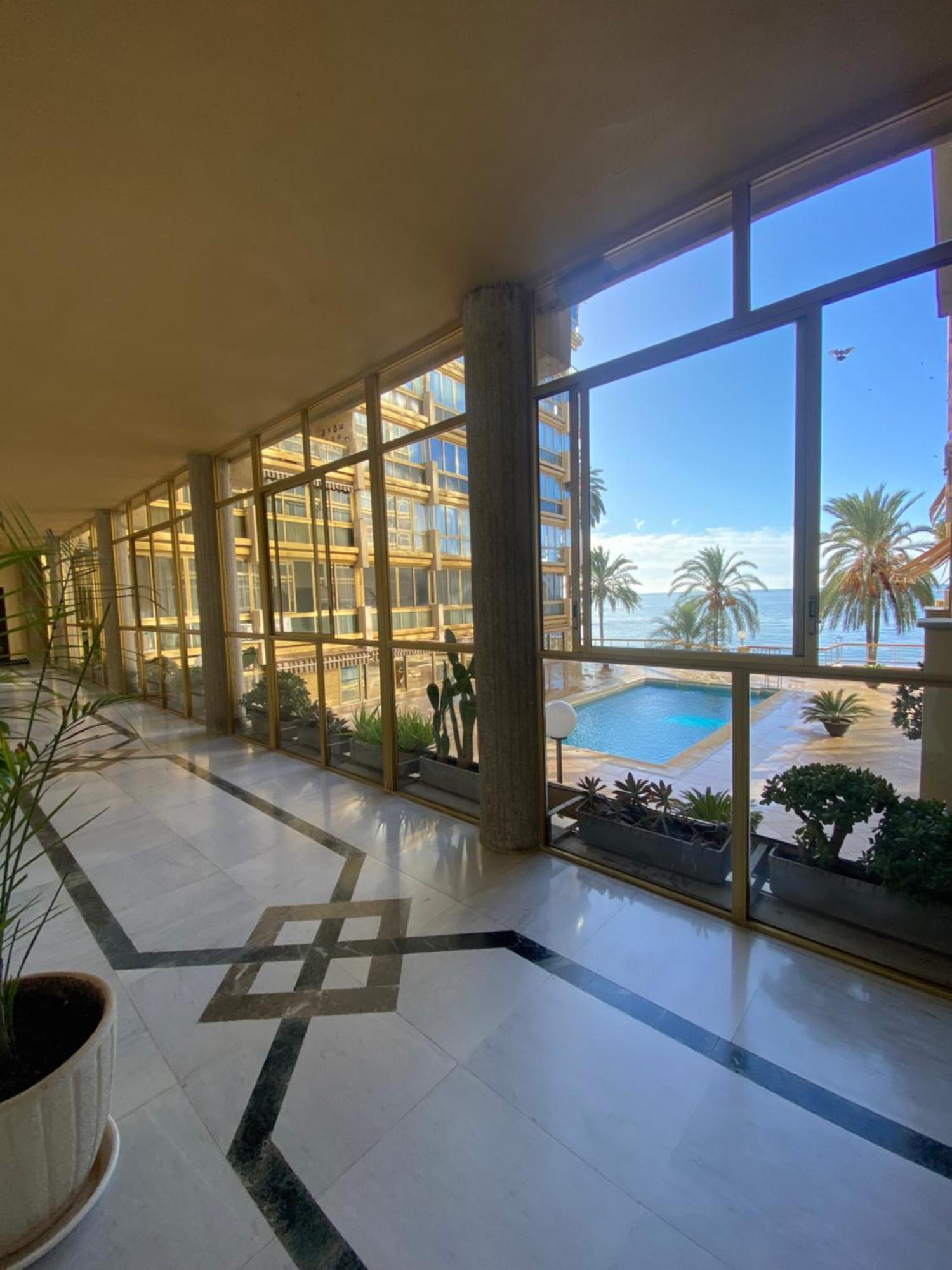 Marbella Beachfront Edificio Mayoral Primera Linea De Playa Y Centro Ciudad Con Barco Opcional エクステリア 写真