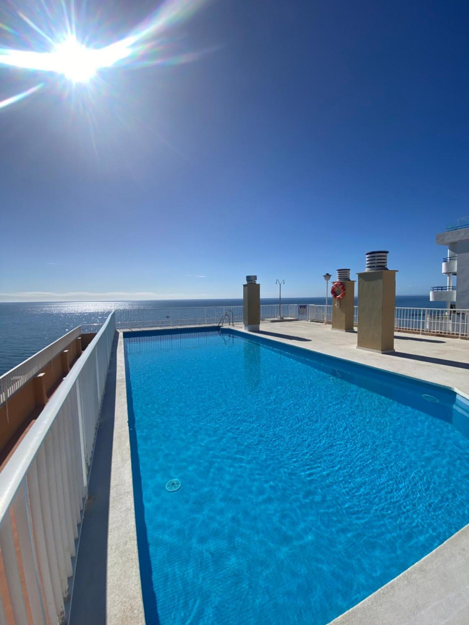 Marbella Beachfront Edificio Mayoral Primera Linea De Playa Y Centro Ciudad Con Barco Opcional エクステリア 写真