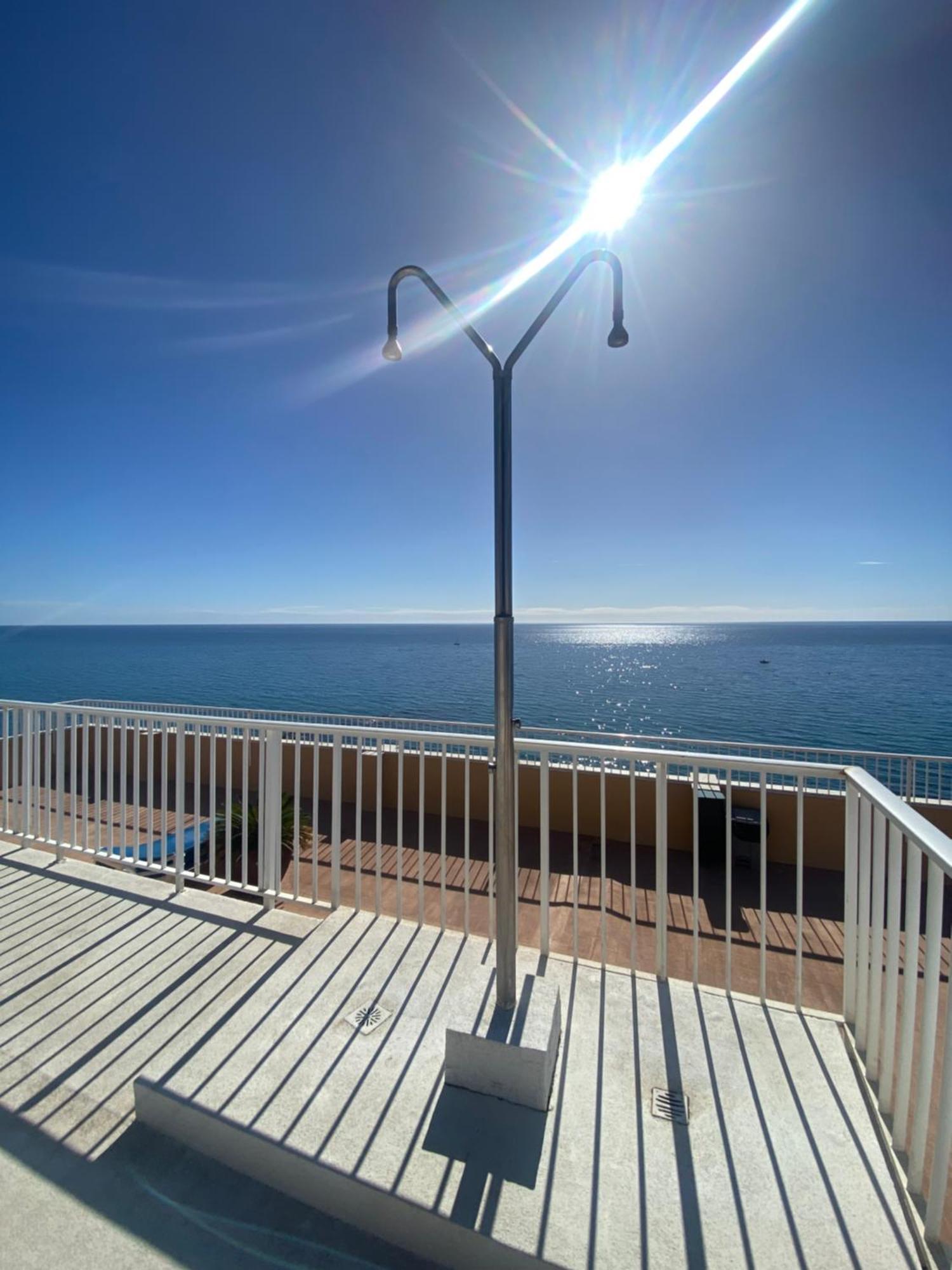 Marbella Beachfront Edificio Mayoral Primera Linea De Playa Y Centro Ciudad Con Barco Opcional エクステリア 写真