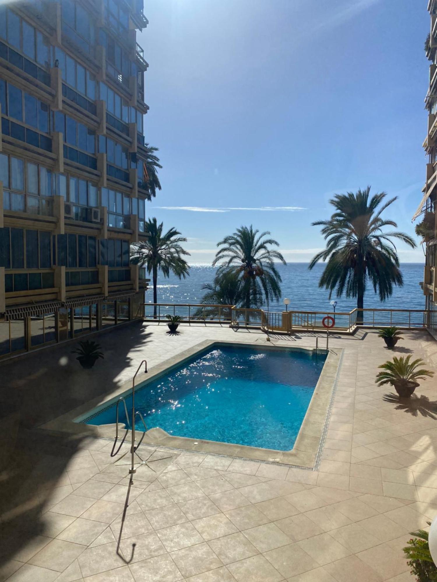 Marbella Beachfront Edificio Mayoral Primera Linea De Playa Y Centro Ciudad Con Barco Opcional エクステリア 写真