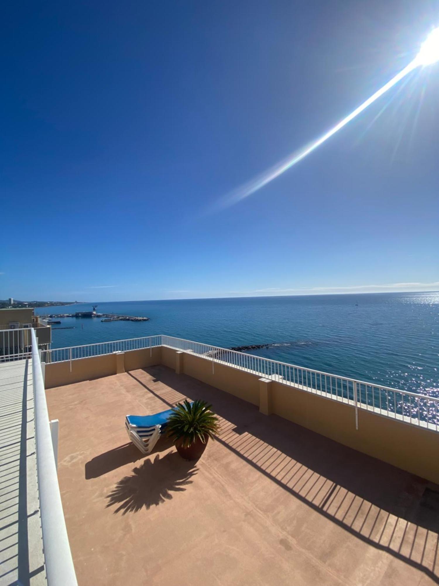 Marbella Beachfront Edificio Mayoral Primera Linea De Playa Y Centro Ciudad Con Barco Opcional エクステリア 写真