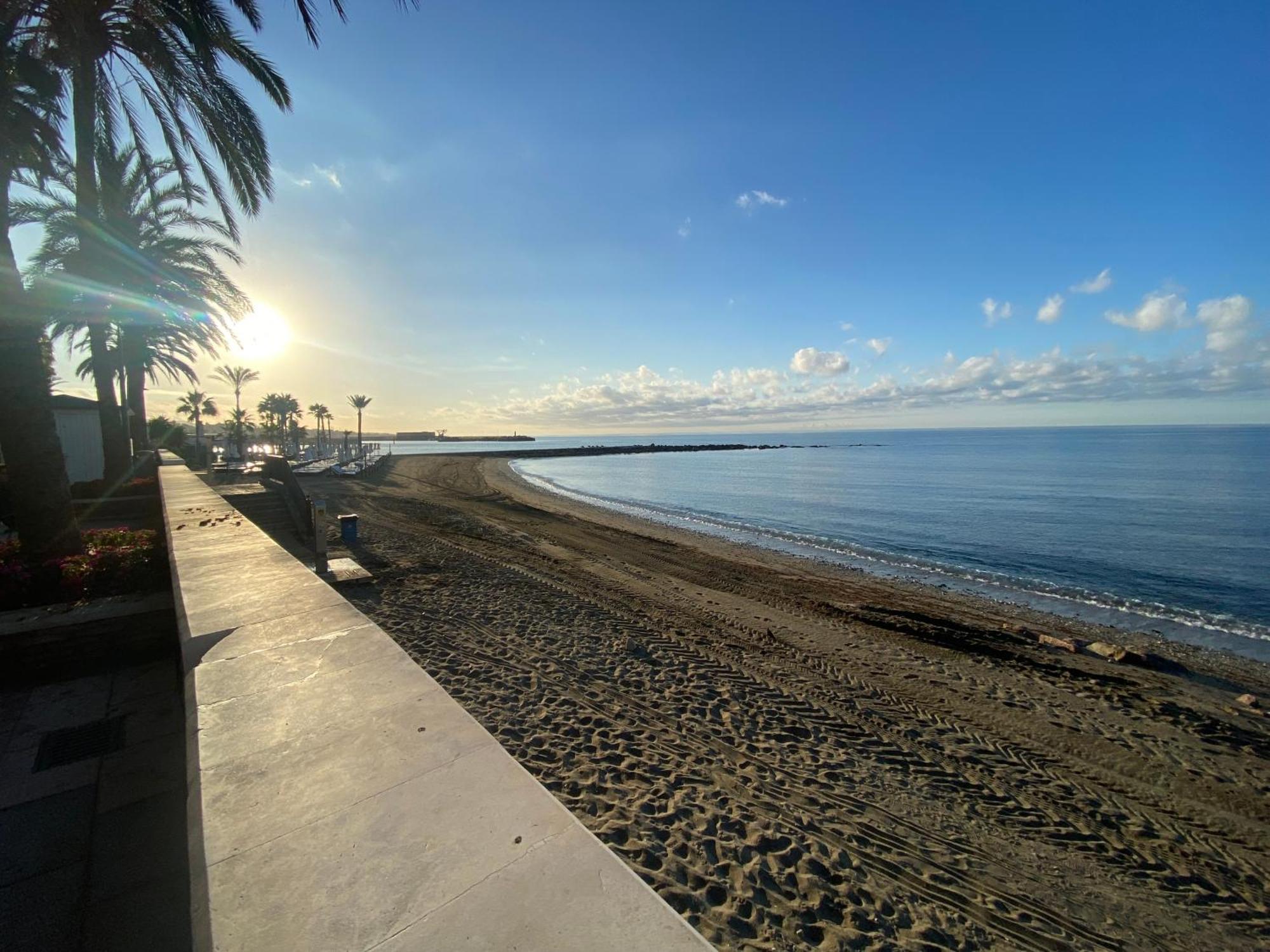 Marbella Beachfront Edificio Mayoral Primera Linea De Playa Y Centro Ciudad Con Barco Opcional エクステリア 写真