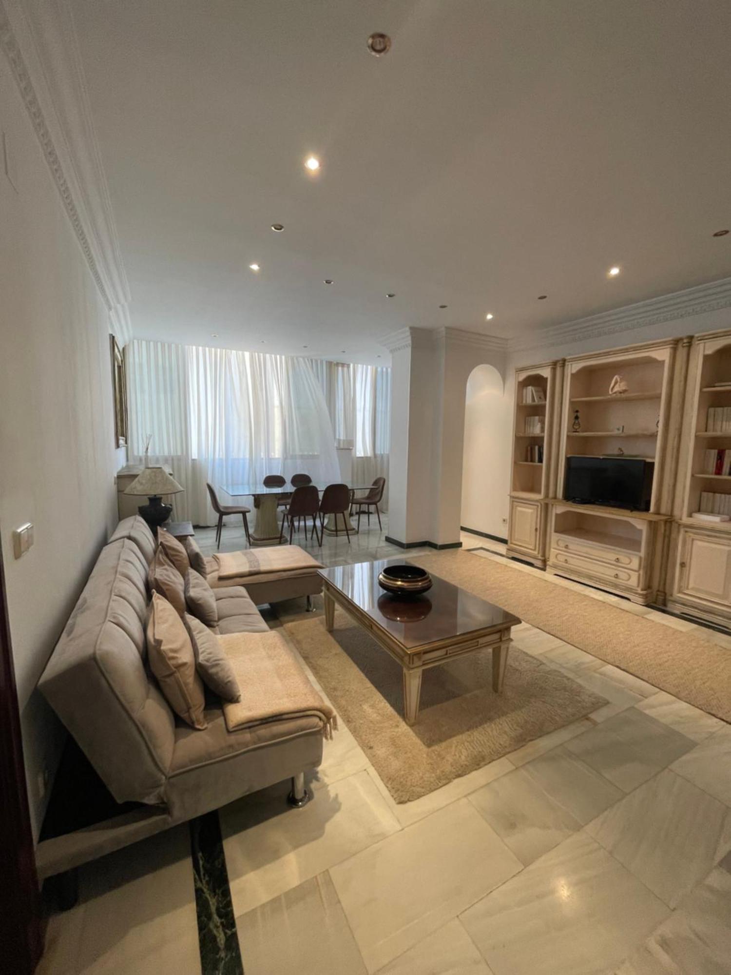 Marbella Beachfront Edificio Mayoral Primera Linea De Playa Y Centro Ciudad Con Barco Opcional エクステリア 写真